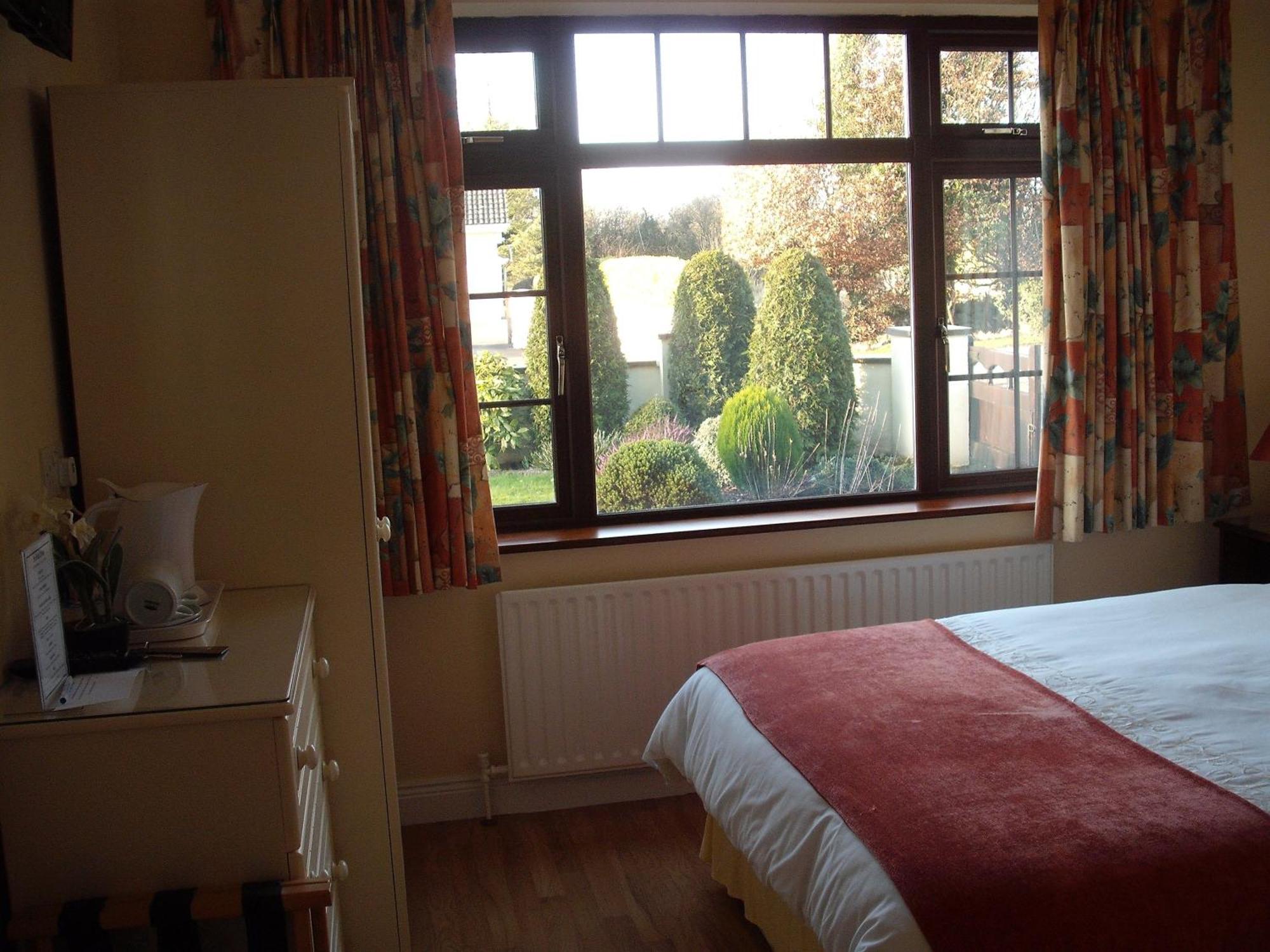 Maryville Bed And Breakfast Nenagh ภายนอก รูปภาพ